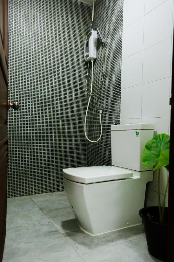 Petit Espace Boutique Hostel Vientiane Exterior photo